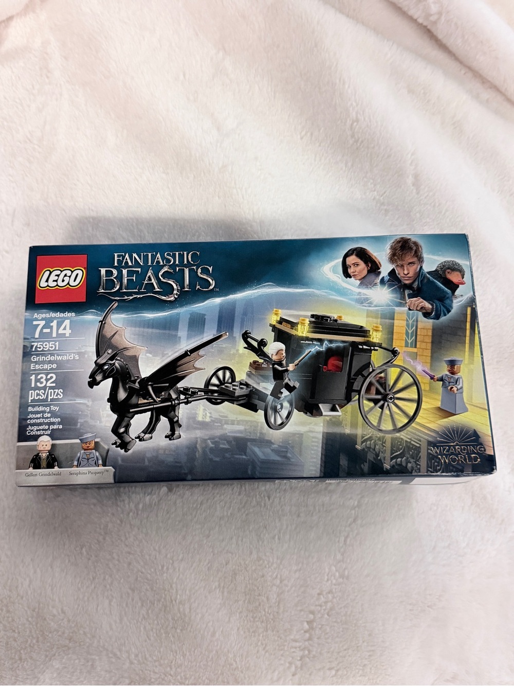 LEGO Black and Yellow Fantastic Beasts Grindelwald's Escape Carriage Set